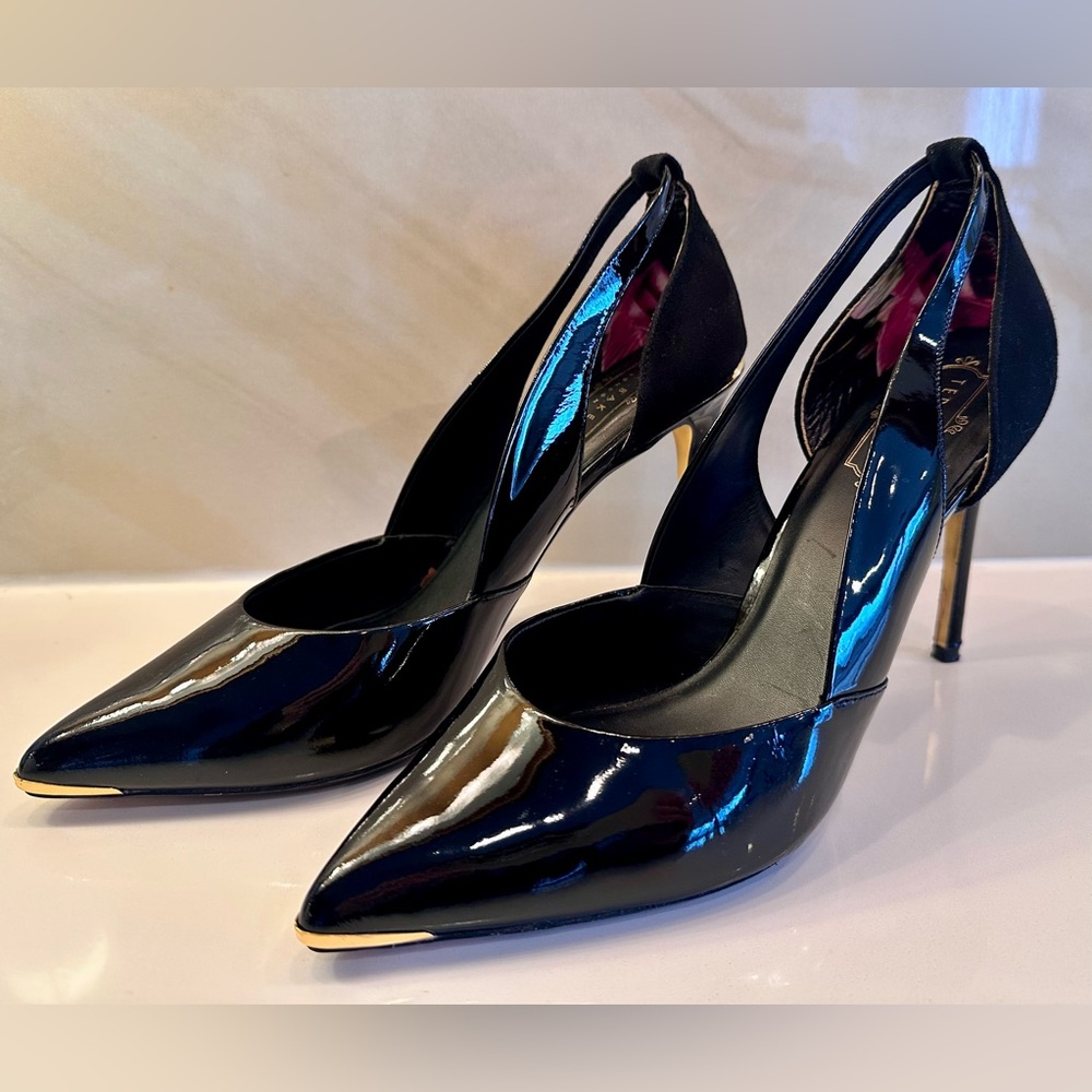 Ted Baker London Patent Leather Stiletto Heels Pumps Black 39 Gold Trim Classic